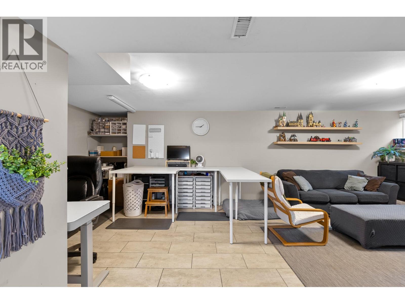 1231 Kelglen Crescent, Kelowna, BC - Indoor