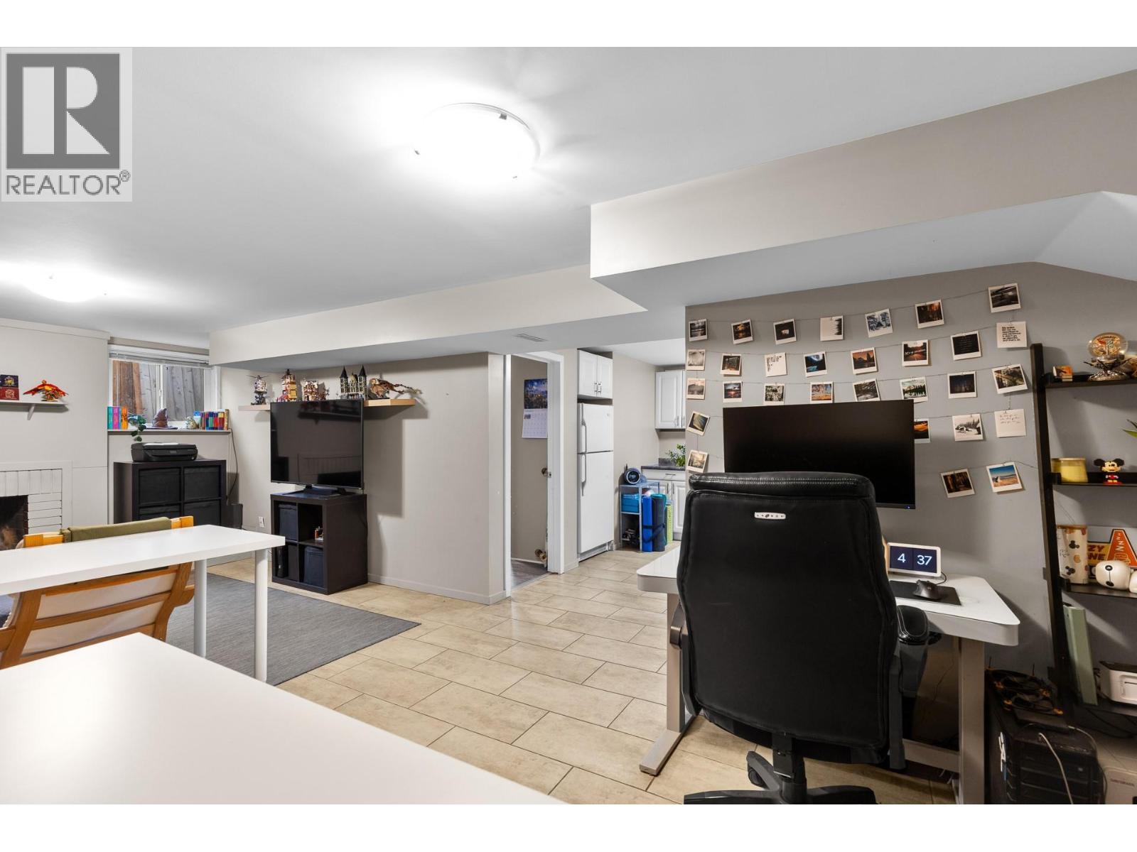 1231 Kelglen Crescent, Kelowna, BC - Indoor Photo Showing Office