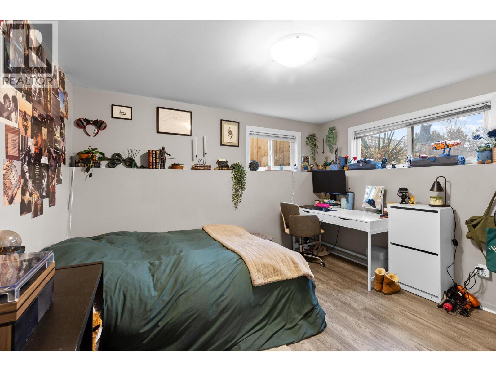 1231 Kelglen Crescent, Kelowna, BC - Indoor Photo Showing Bedroom