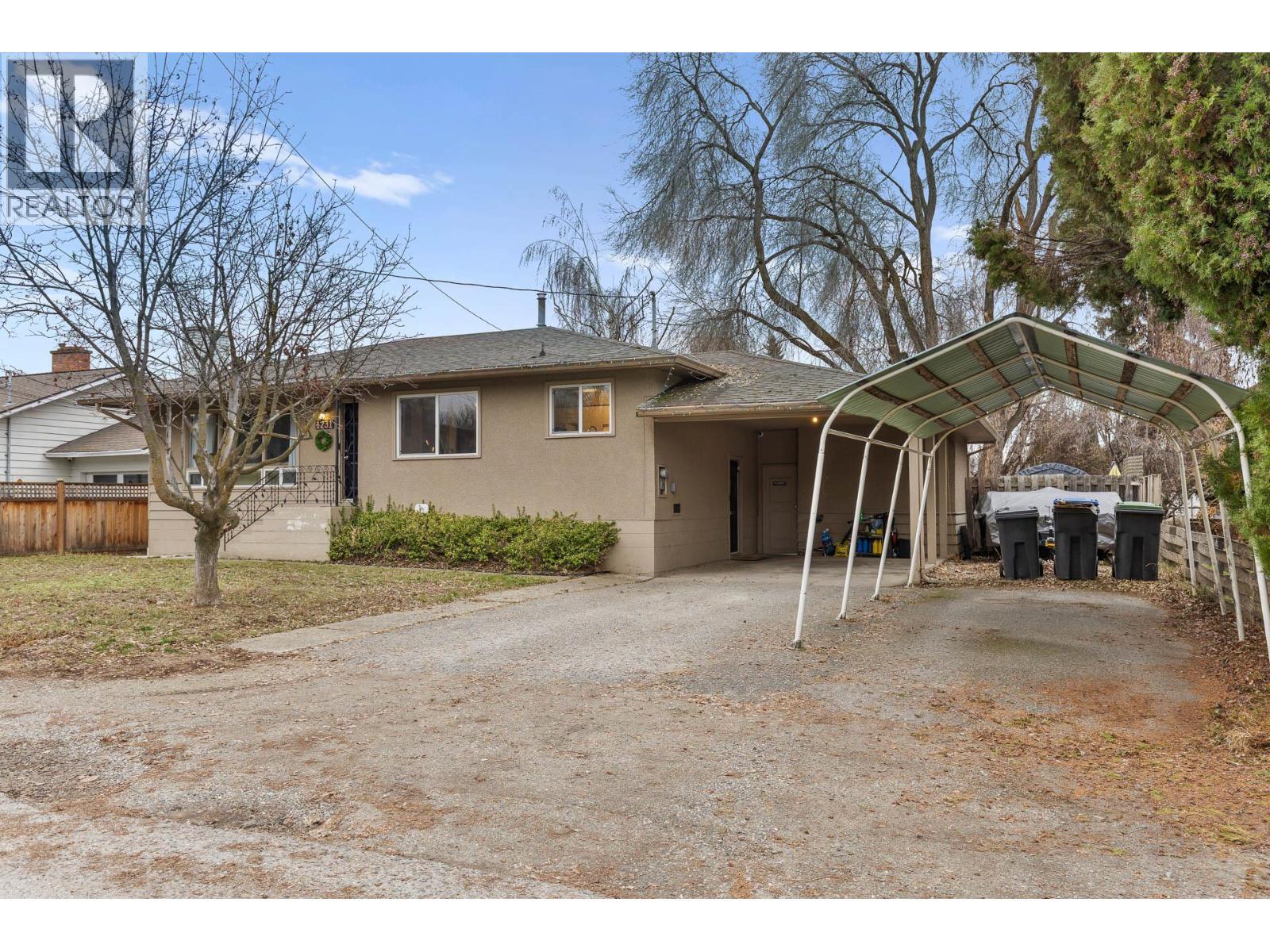 1231 Kelglen Crescent, Kelowna, BC - Outdoor