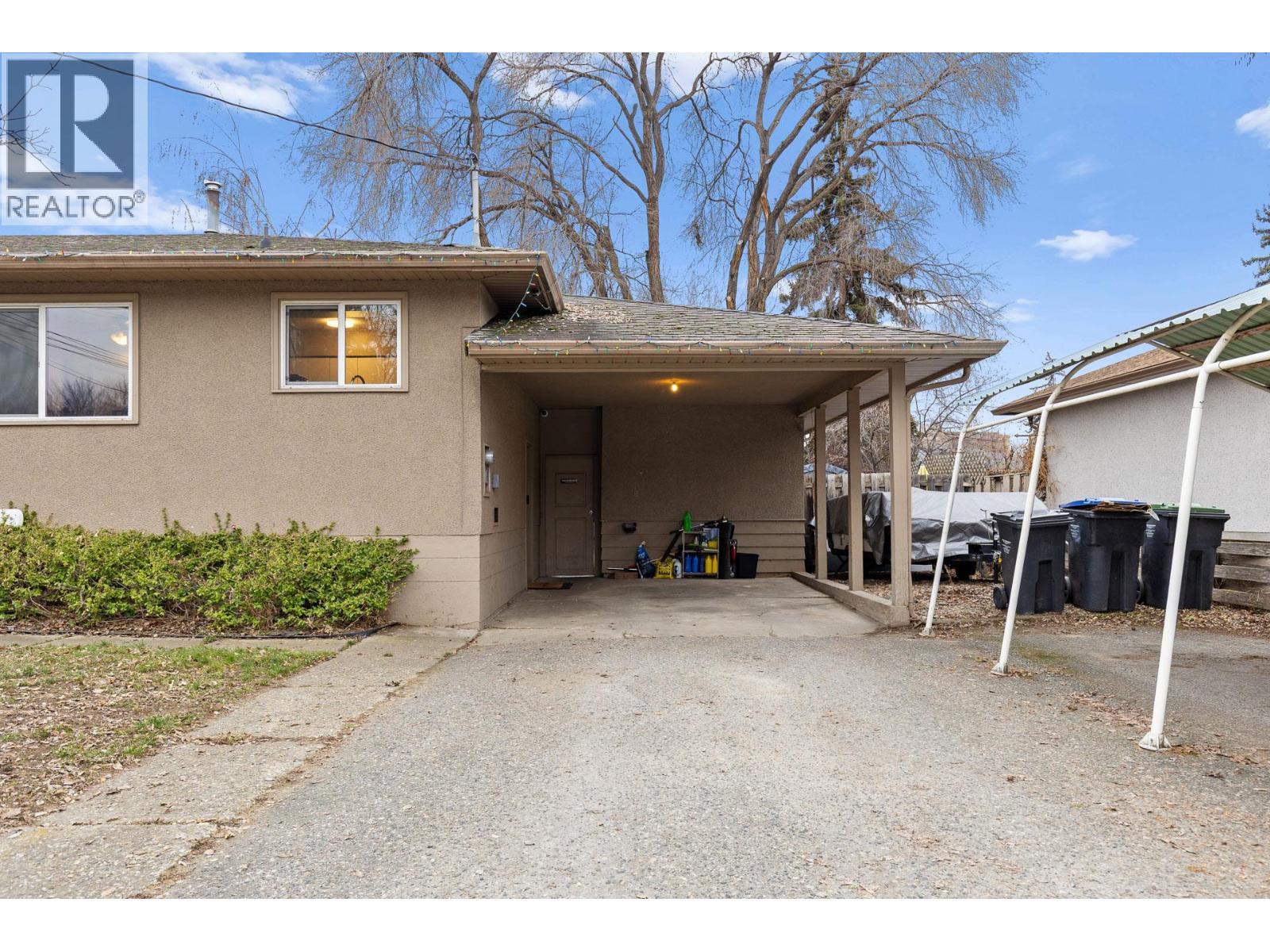 1231 Kelglen Crescent, Kelowna, BC - Outdoor