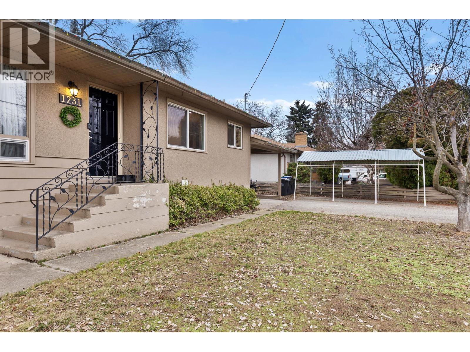 1231 Kelglen Crescent, Kelowna, BC - Outdoor