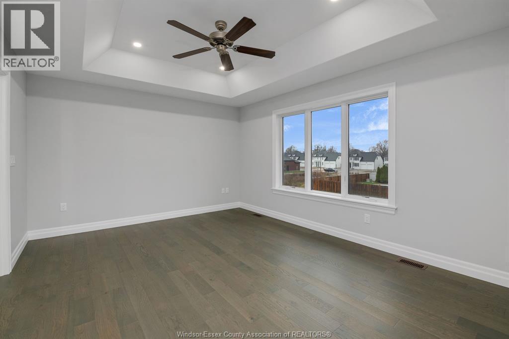 49 Belleview Drive, Kingsville, ON - Indoor Photo Showing Other Room