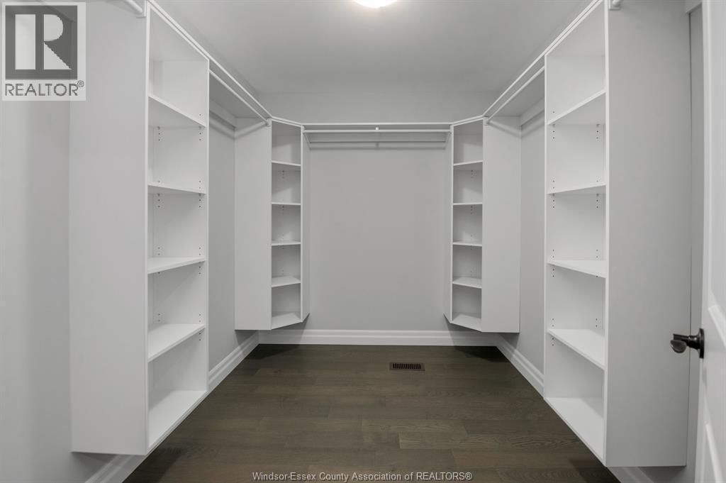 49 Belleview Drive, Kingsville, ON - Indoor With Storage