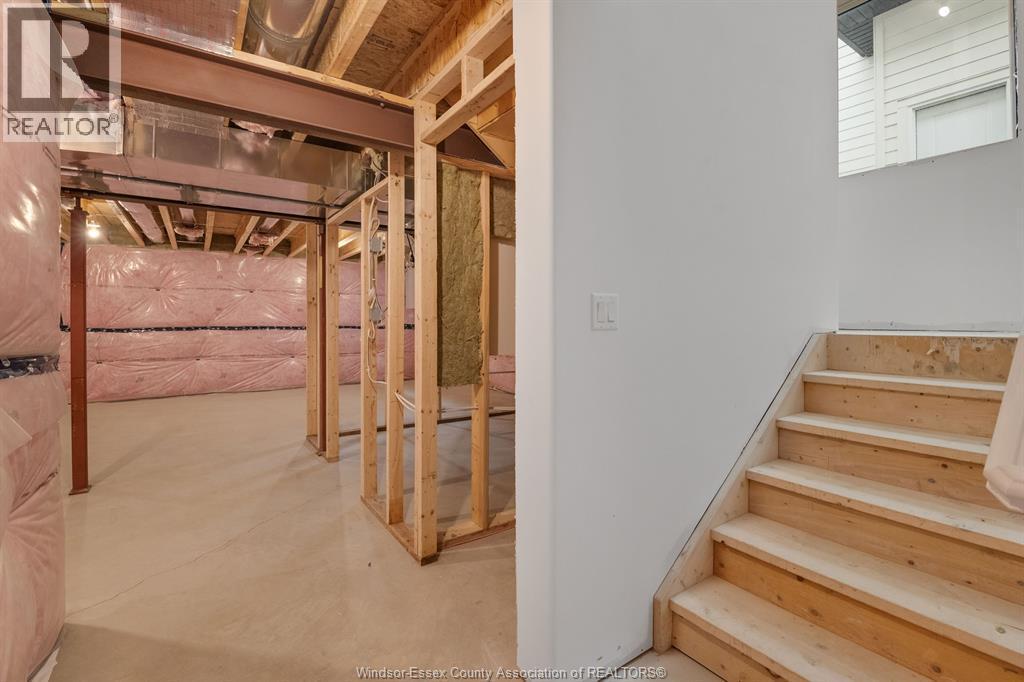 49 Belleview Drive, Kingsville, ON - Indoor Photo Showing Other Room