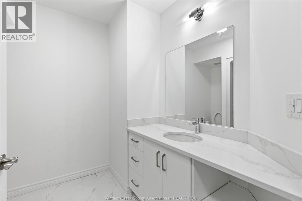 98 Erie Street North, Ridgetown, ON - Indoor Photo Showing Bathroom