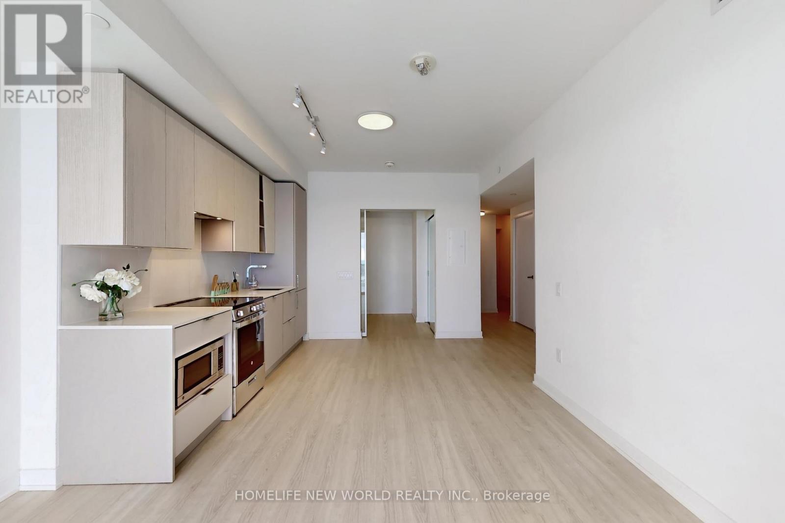 2807 - 3883 Quartz Road, Mississauga, ON - Indoor Photo Showing Kitchen