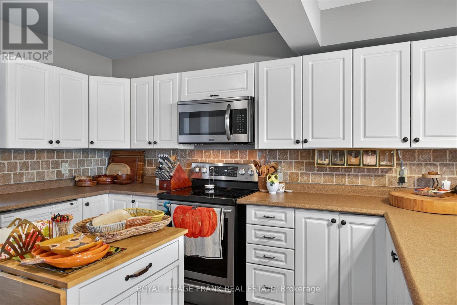 2648 Dummer-Asphodel Road, Douro-Dummer, ON - Indoor Photo Showing Kitchen