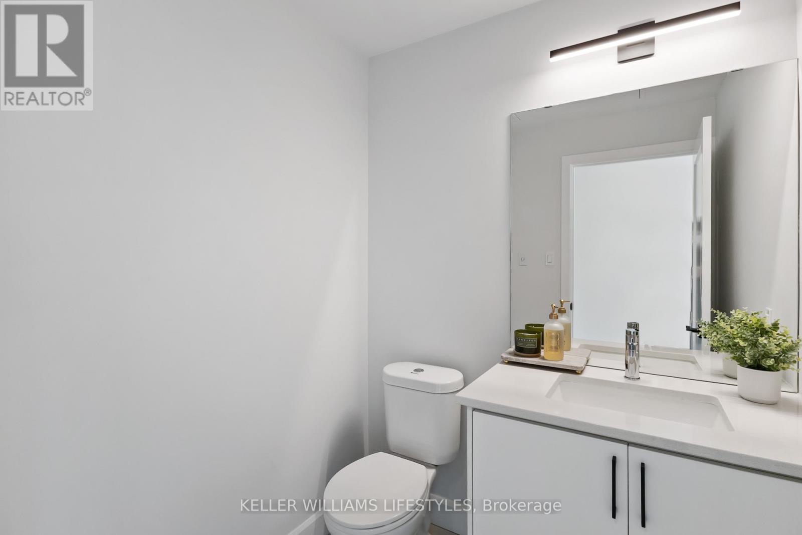 B117 - 2082 Lumen Drive, London South (South A), ON - Indoor Photo Showing Bathroom