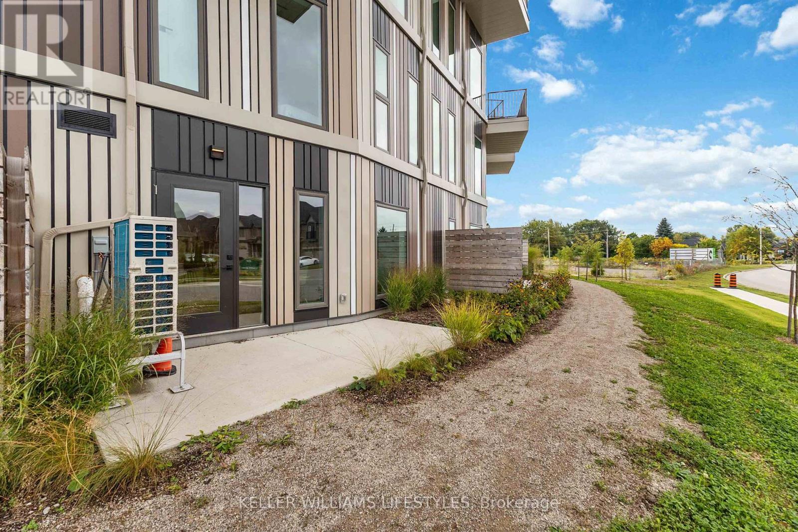 B117 - 2082 Lumen Drive, London South (South A), ON - Outdoor