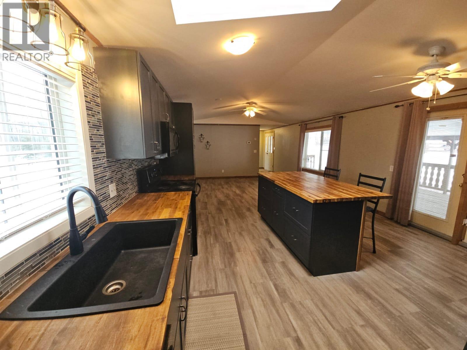 4504 42 Avenue Ne, Chetwynd, BC