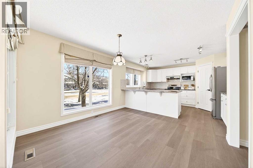 15209 Prestwick Boulevard Se, Calgary, AB - Indoor Photo Showing Kitchen
