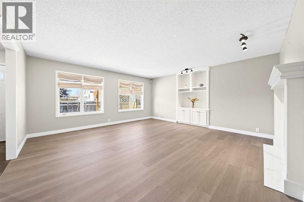 15209 Prestwick Boulevard Se, Calgary, AB - Indoor With Fireplace