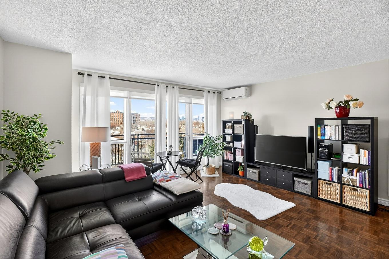 Salon - 507-755 Rue De La Noue, Montréal (Verdun/Île-Des-Soeurs), QC - Indoor Photo Showing Living Room