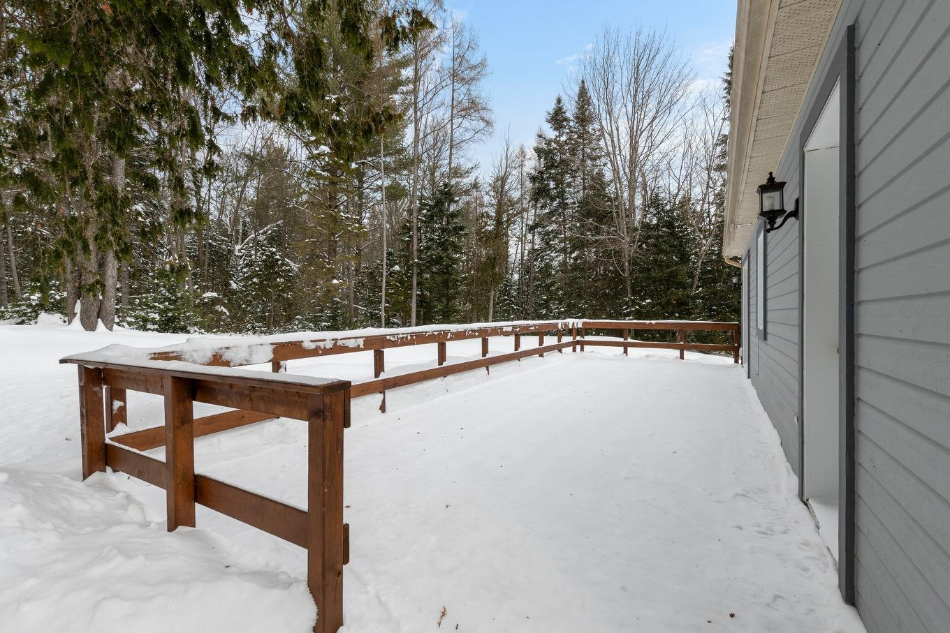 Balcon - 159 Ch. Scott, Gore, QC - Outdoor