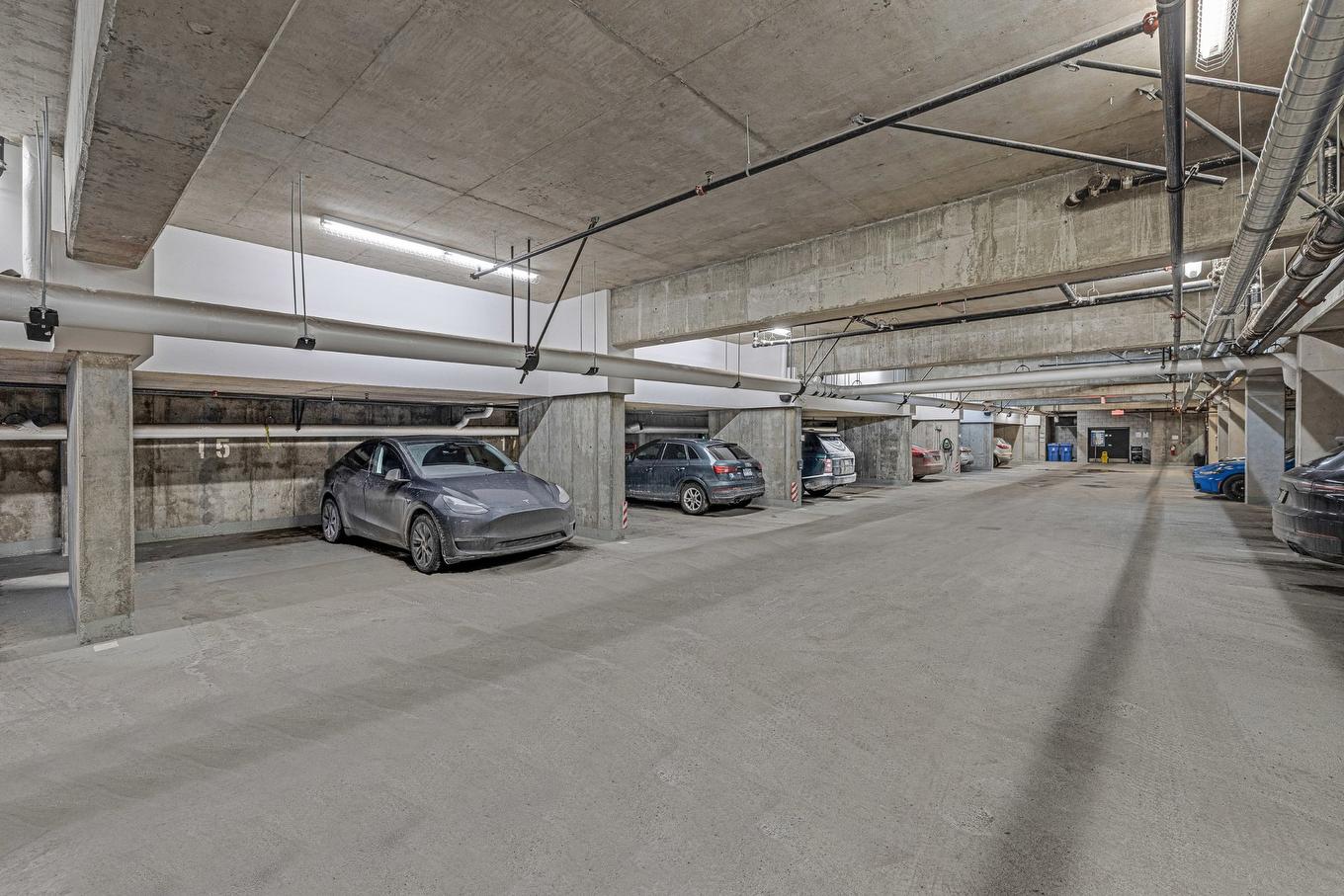 Stationnement - 165 Av. Metcalfe, Westmount, QC - Indoor Photo Showing Garage