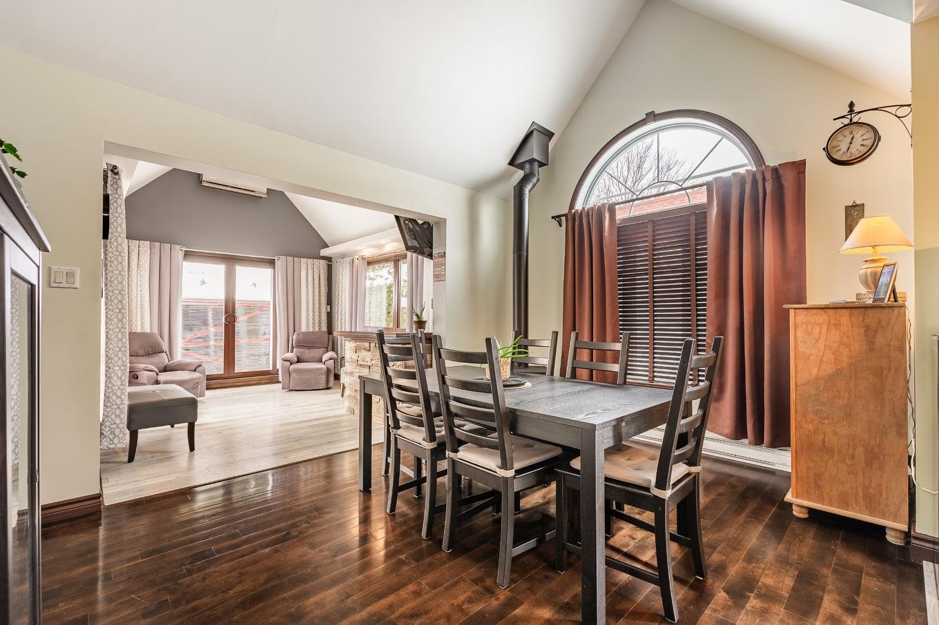 Salle à manger - 13 Rue Beattie, Chambly, QC - Indoor Photo Showing Dining Room
