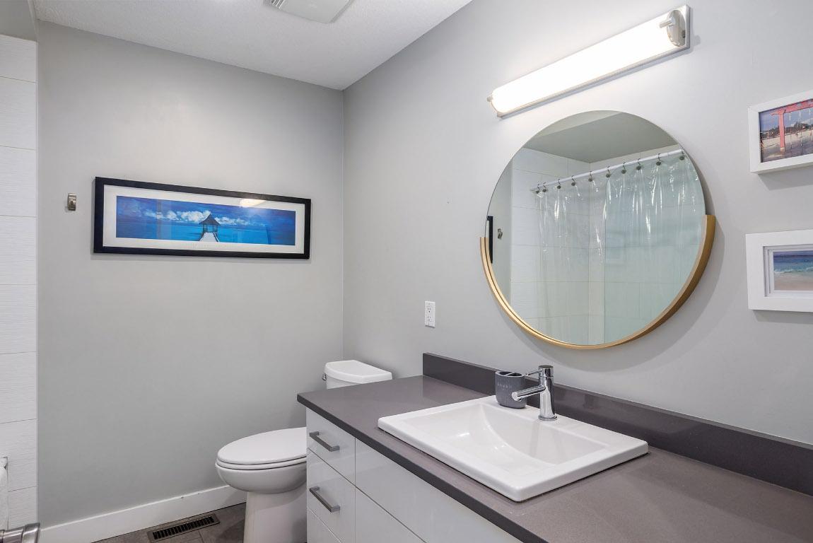 2575 Pineridge Place, West Kelowna, BC - Indoor Photo Showing Bathroom