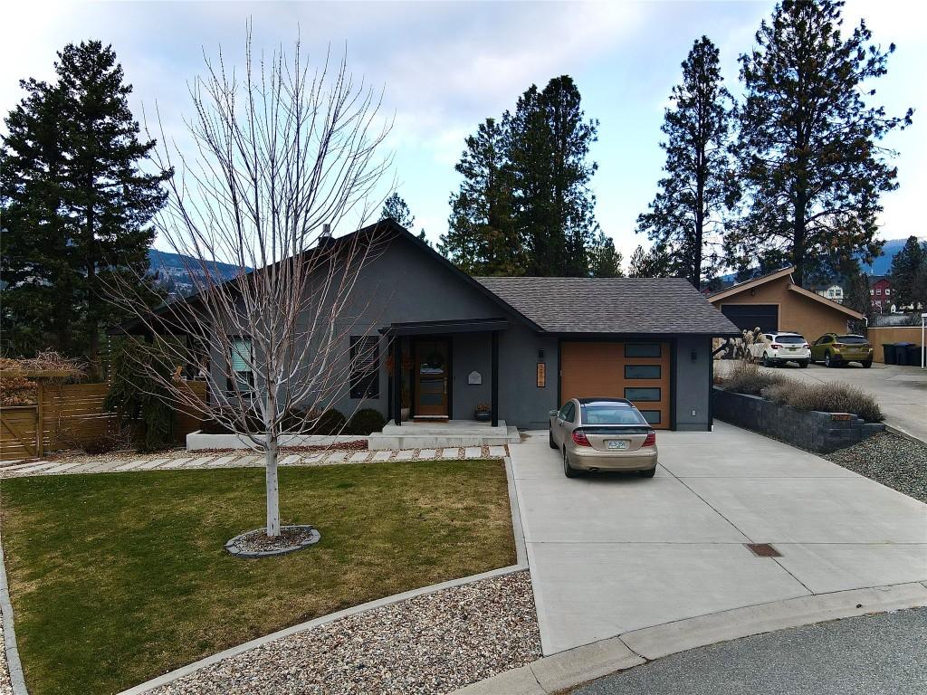 2575 Pineridge Place, West Kelowna, BC - Outdoor