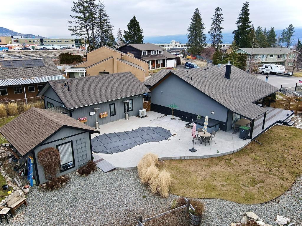 2575 Pineridge Place, West Kelowna, BC - Outdoor