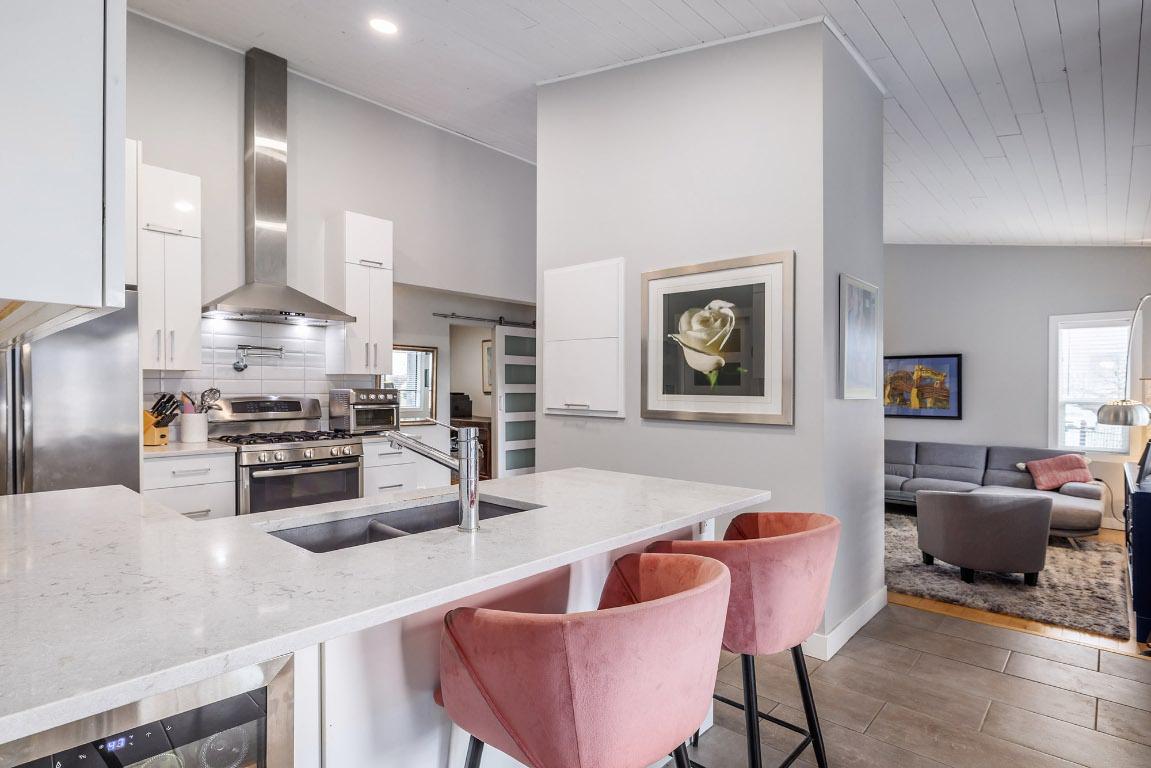 2575 Pineridge Place, West Kelowna, BC - Indoor Photo Showing Kitchen With Double Sink With Upgraded Kitchen