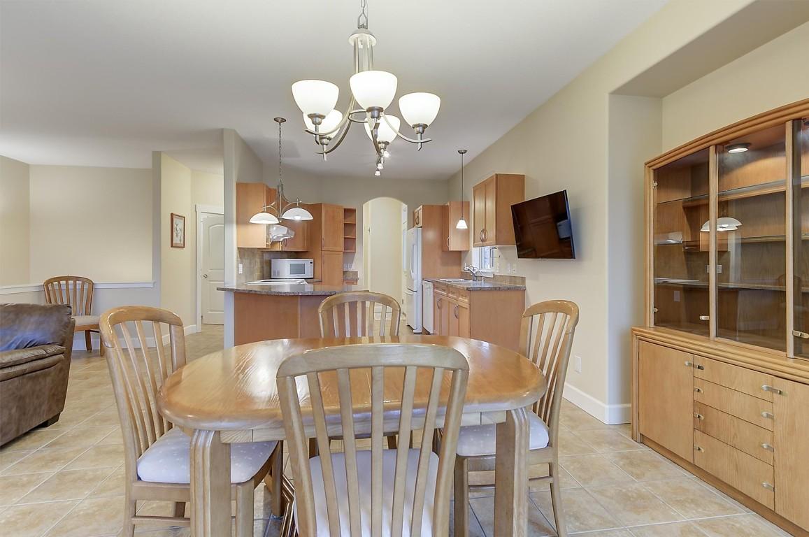 135-4035 Gellatly Road, West Kelowna, BC - Indoor Photo Showing Dining Room