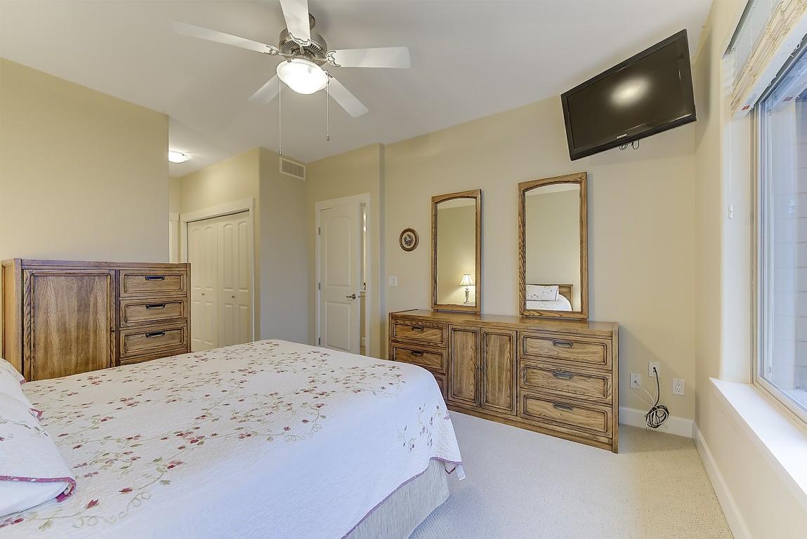 135-4035 Gellatly Road, West Kelowna, BC - Indoor Photo Showing Bedroom