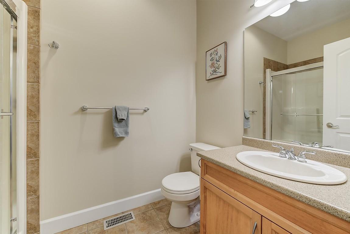 135-4035 Gellatly Road, West Kelowna, BC - Indoor Photo Showing Bathroom