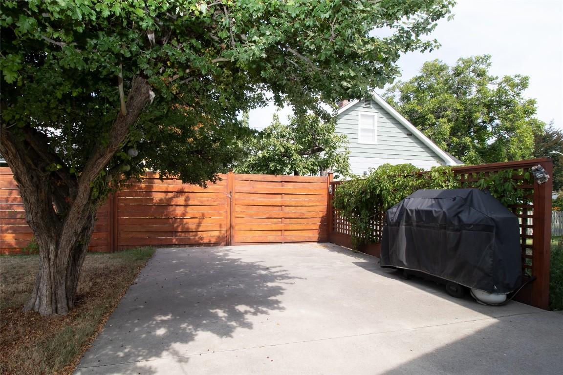 1408 Graham Street, Kelowna, BC - Outdoor