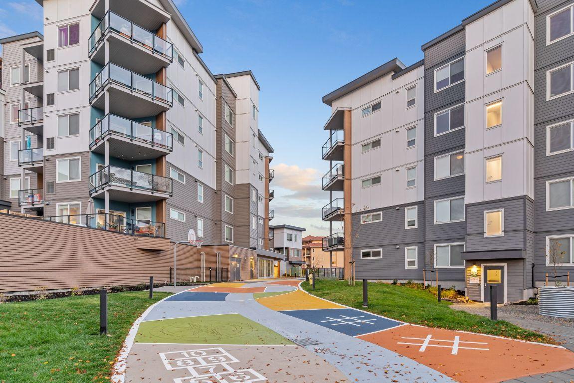 106-3630 Mission Springs Drive, Kelowna, BC - Outdoor