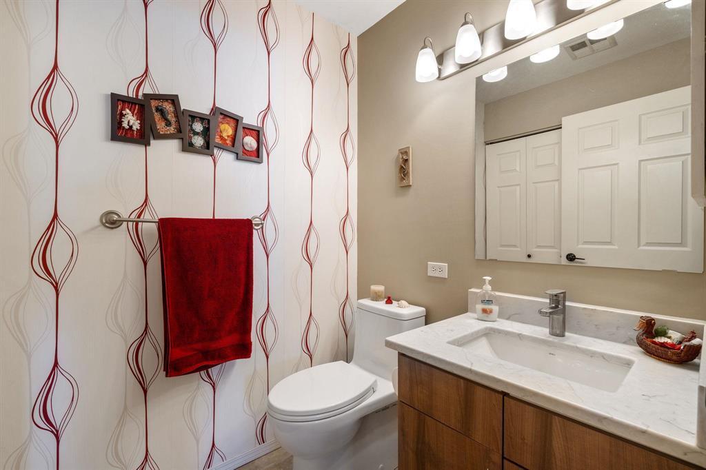 Main floor bath - 7 191 Hamilton Avenue, Winnipeg, MB - Indoor Photo Showing Bathroom