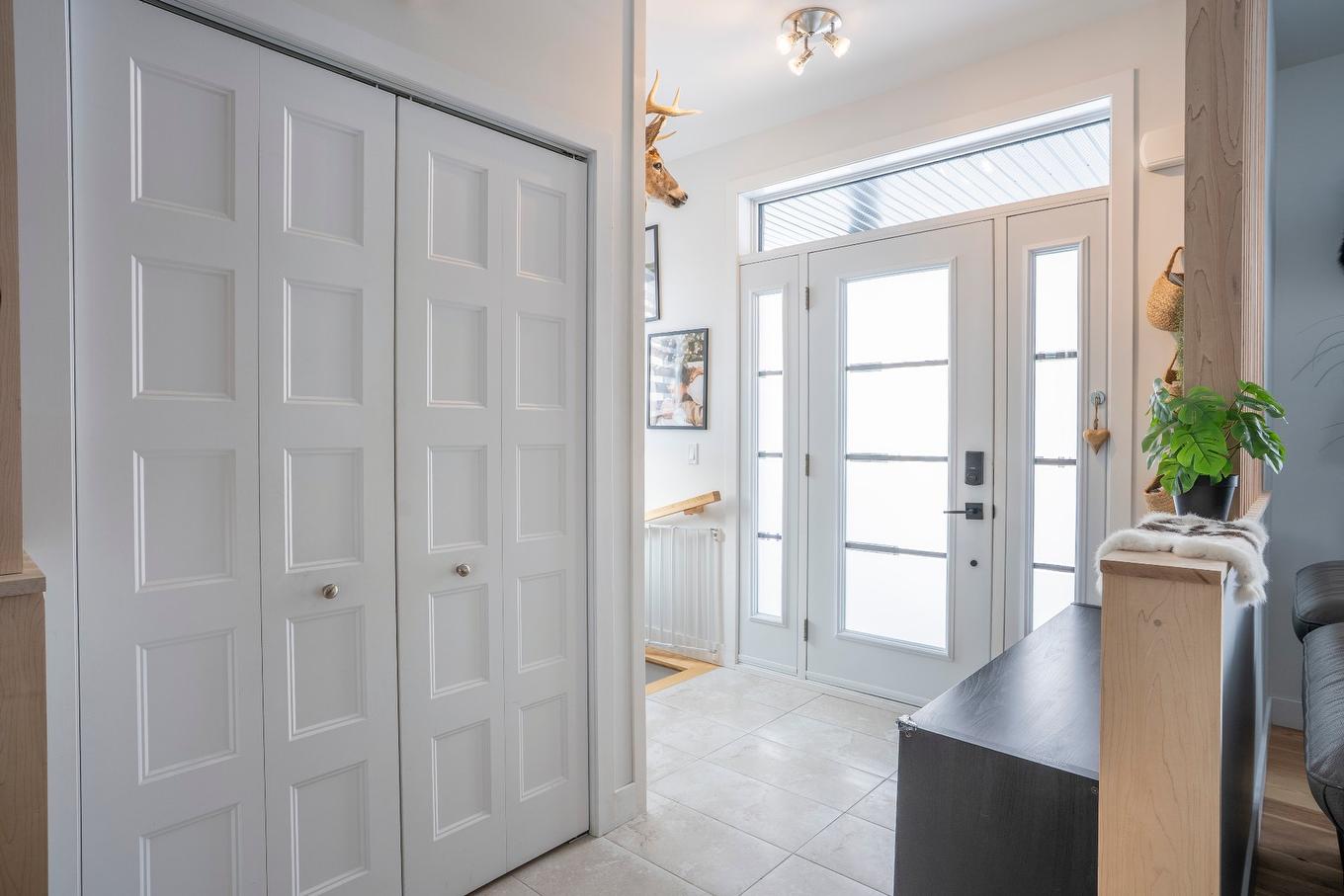 Hall d'entrée/Vestibule - 1900 165E Rue, Saint-Georges, QC - Indoor Photo Showing Other Room