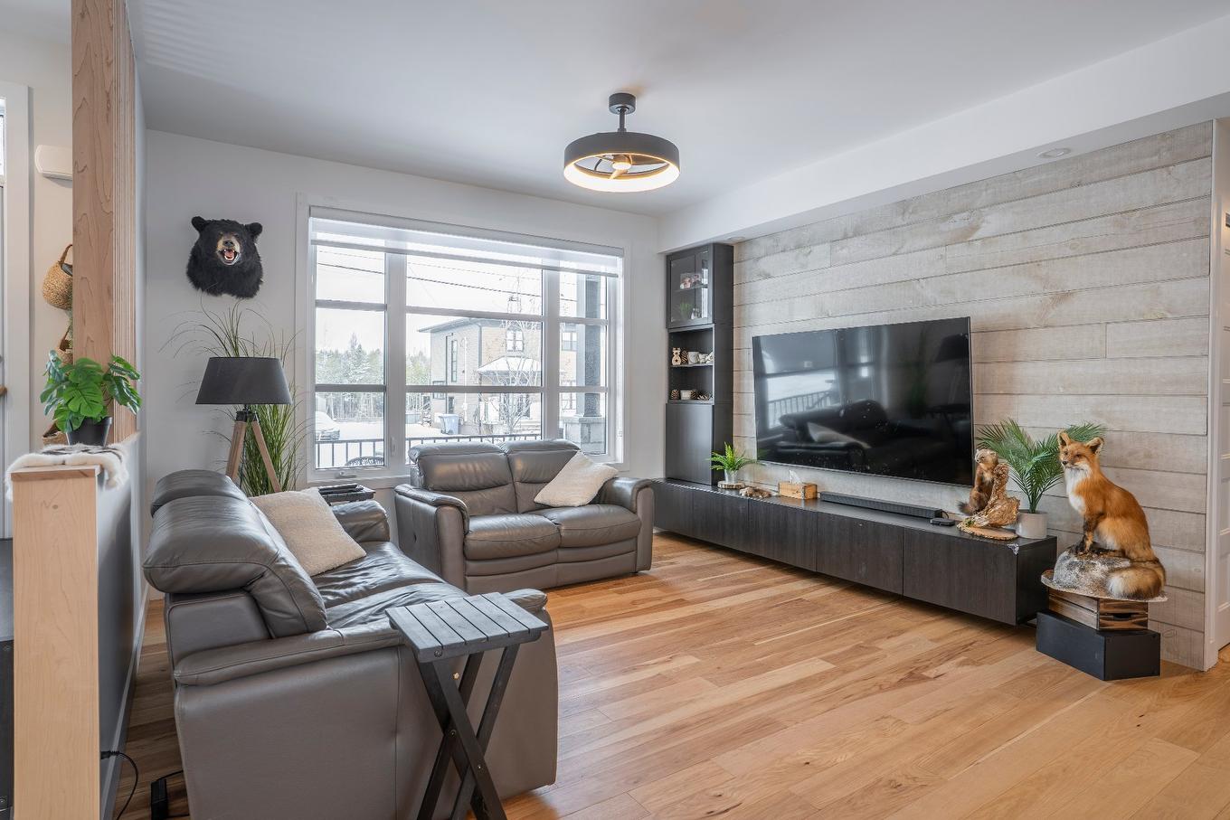 Salon - 1900 165E Rue, Saint-Georges, QC - Indoor Photo Showing Living Room