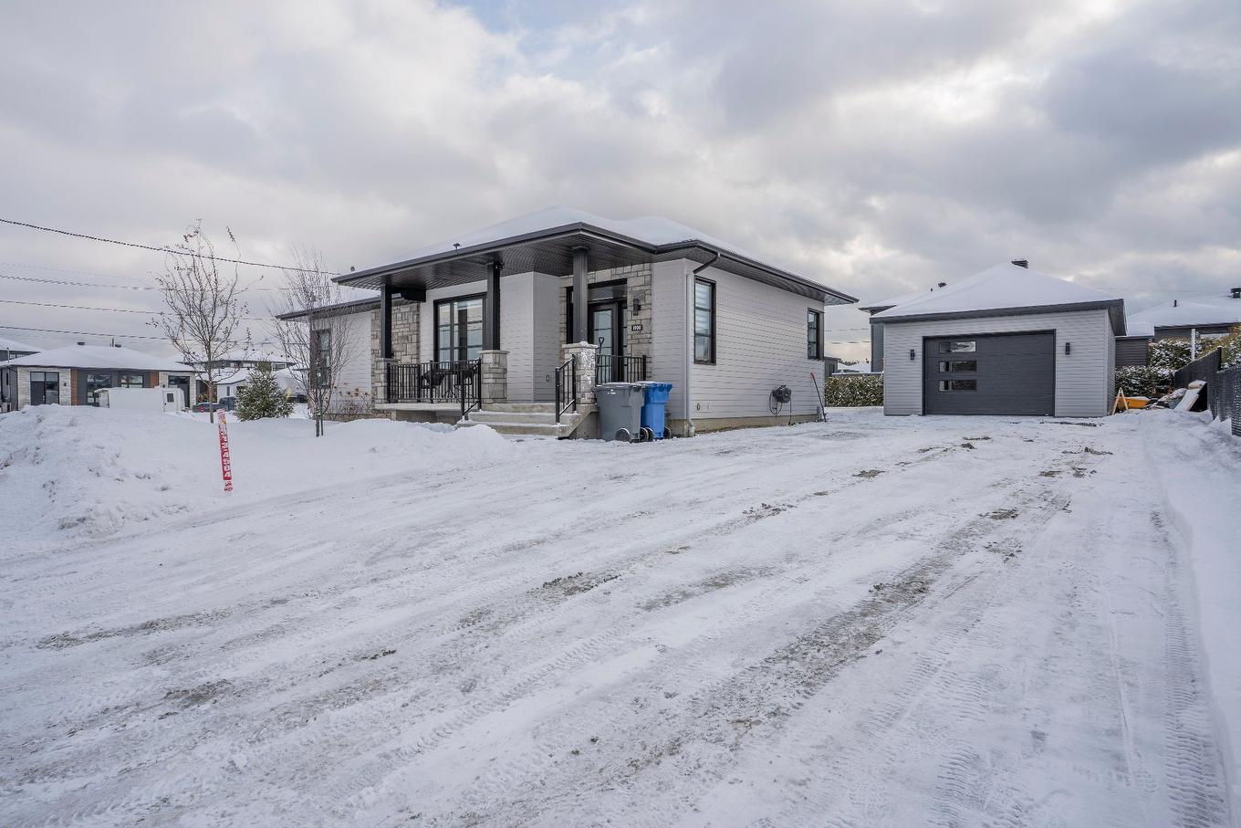 Façade - 1900 165E Rue, Saint-Georges, QC - Outdoor