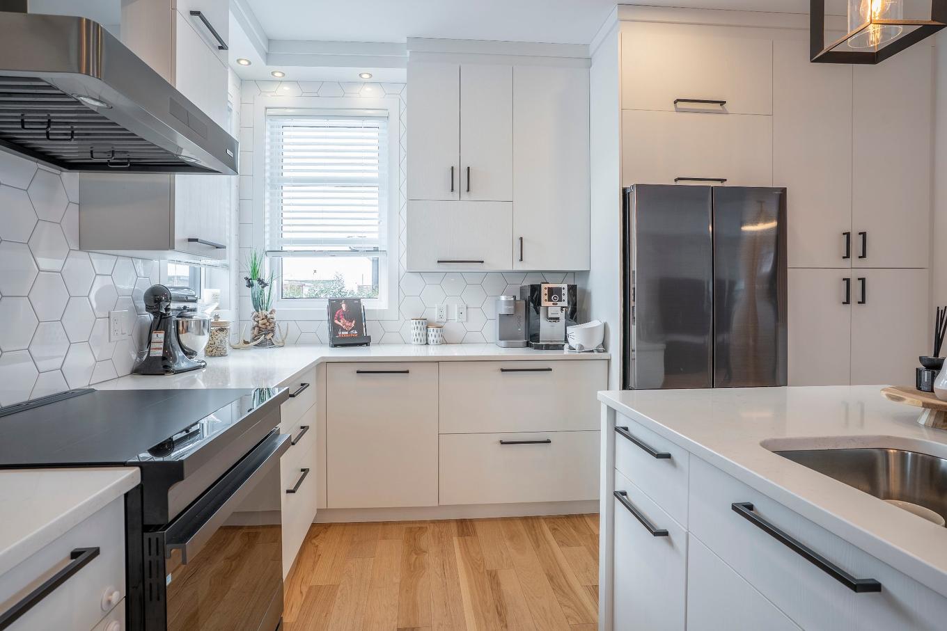 Cuisine - 1900 165E Rue, Saint-Georges, QC - Indoor Photo Showing Kitchen