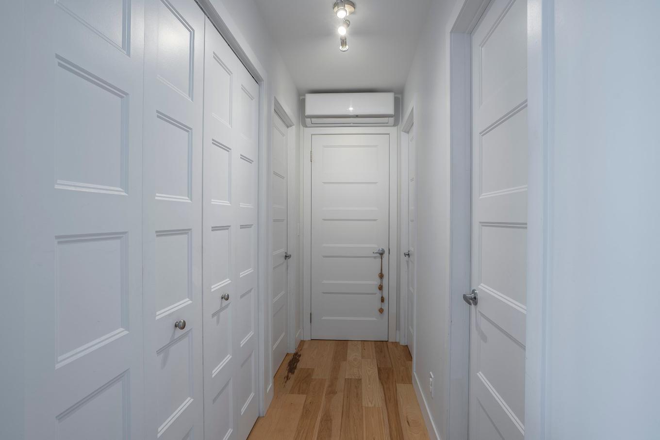 Corridor - 1900 165E Rue, Saint-Georges, QC - Indoor Photo Showing Other Room