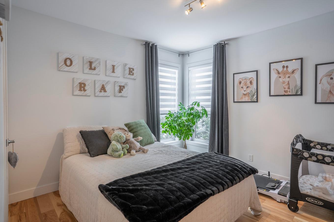 Chambre à coucher - 1900 165E Rue, Saint-Georges, QC - Indoor Photo Showing Bedroom
