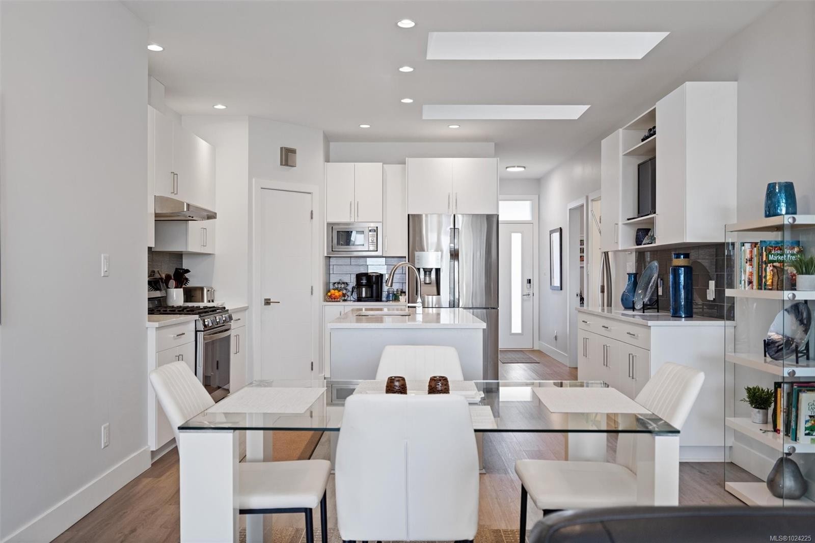 2407 Mountain Heights Dr, Sooke, BC