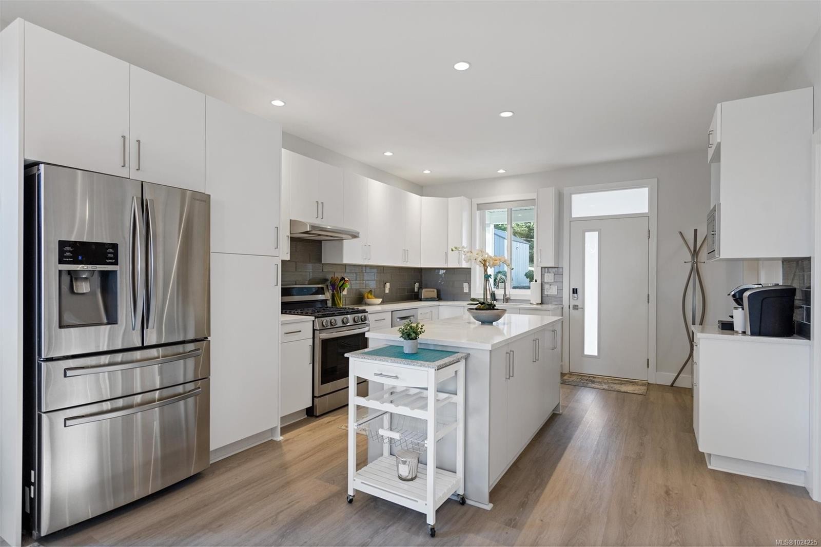 2407 Mountain Heights Dr, Sooke, BC