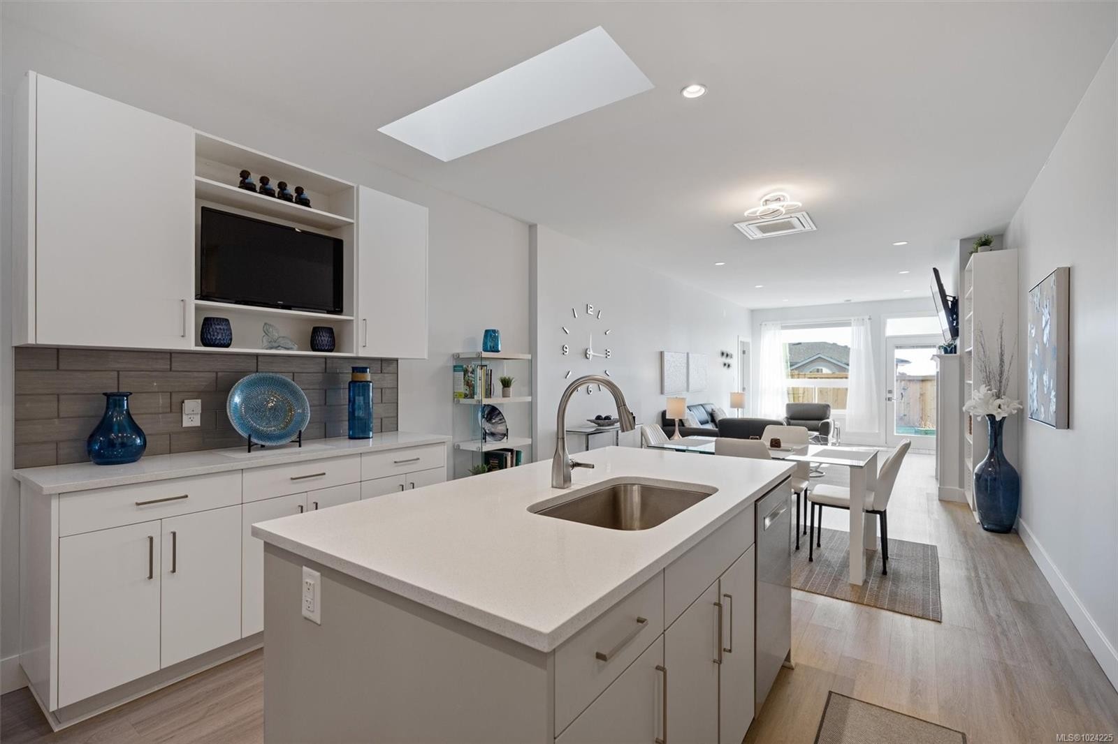 2407 Mountain Heights Dr, Sooke, BC