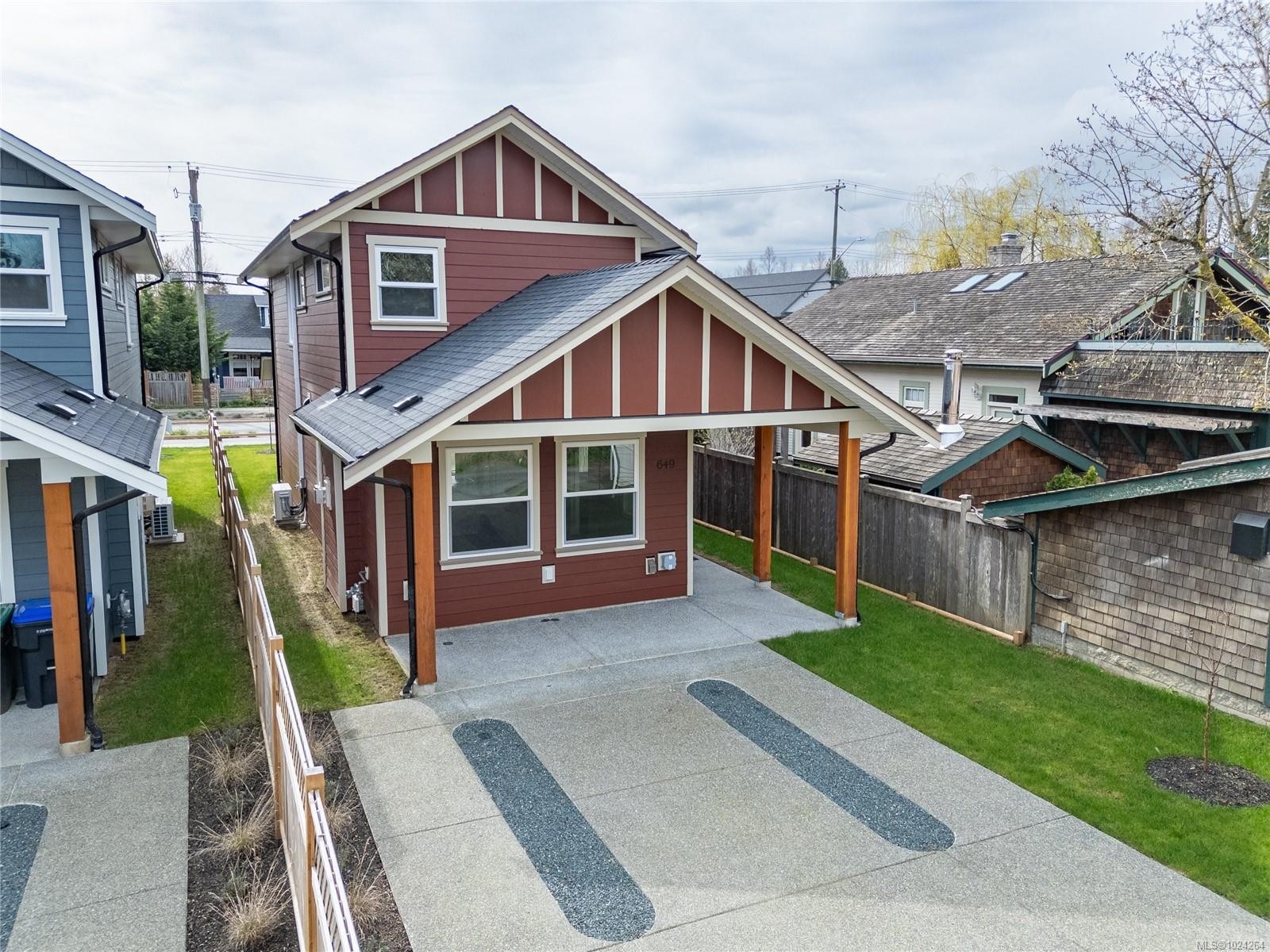649 5Th St, Courtenay, BC