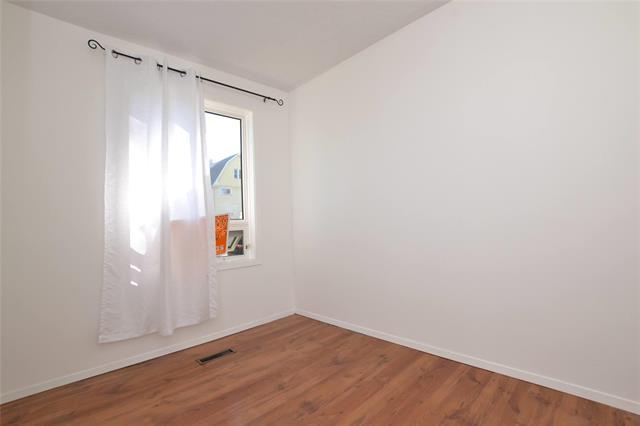 530 Simcoe St, Winnipeg, MB