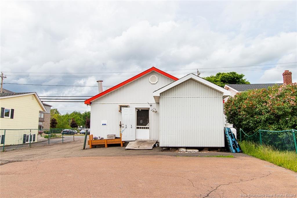 498 Champlain St, Dieppe, NB
