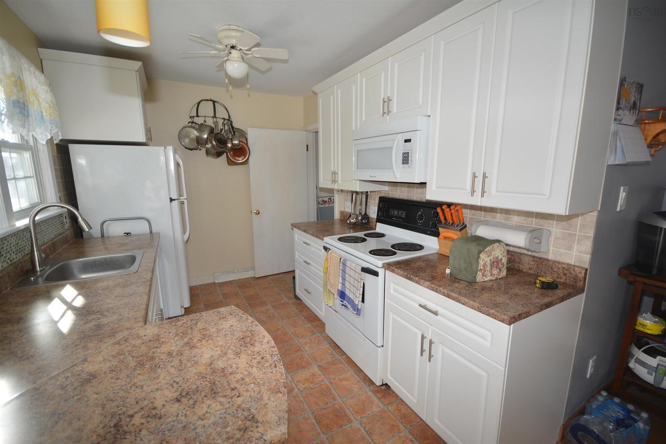 15 Iris Avenue, Herring Cove, NS