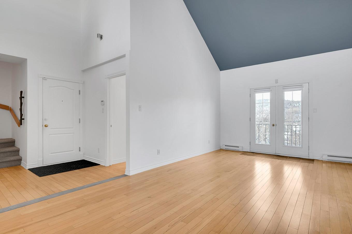 Living room - 7-450 Allée Des Cimes, Mont-Tremblant, QC - Indoor Photo Showing Other Room