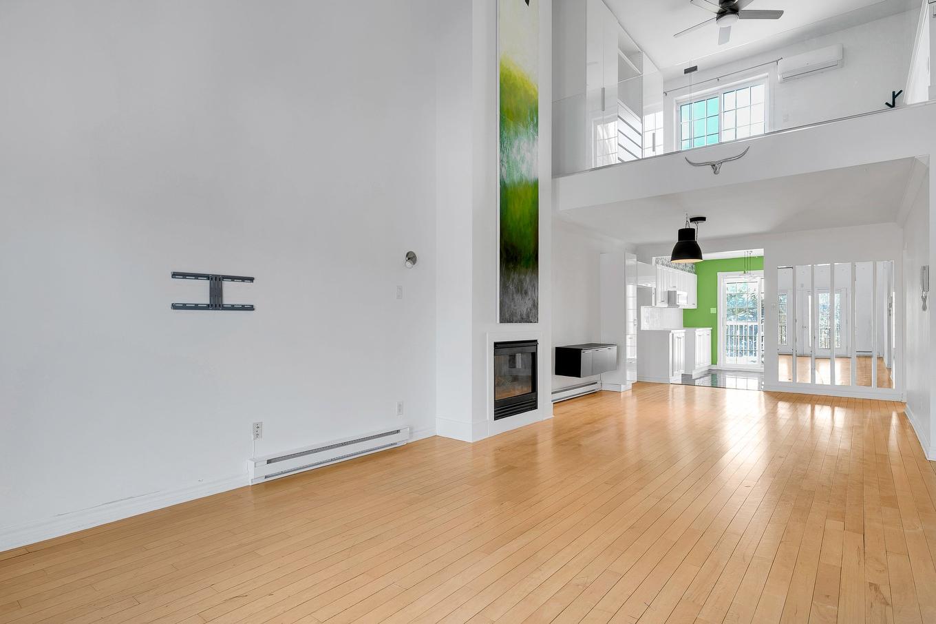 Living room - 7-450 Allée Des Cimes, Mont-Tremblant, QC - Indoor With Fireplace