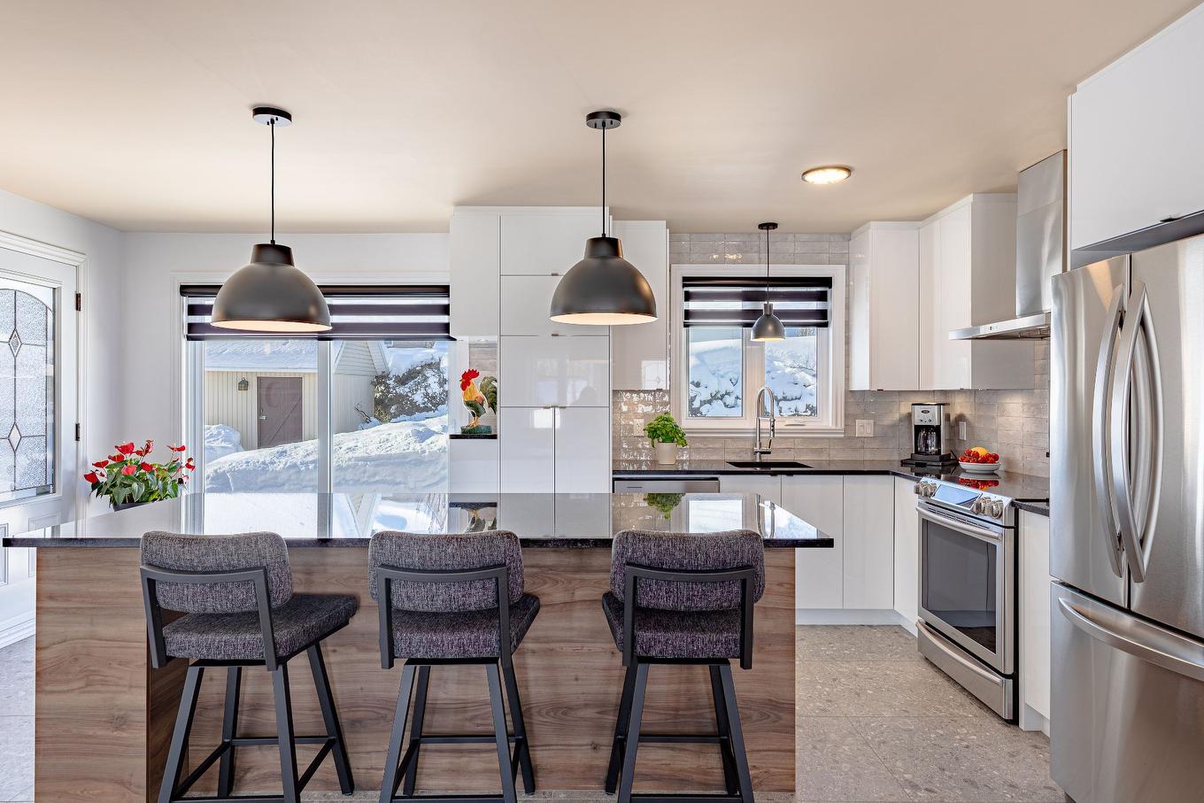 Cuisine - 54 Rue De La Licorne, Québec (Beauport), QC - Indoor Photo Showing Kitchen With Upgraded Kitchen