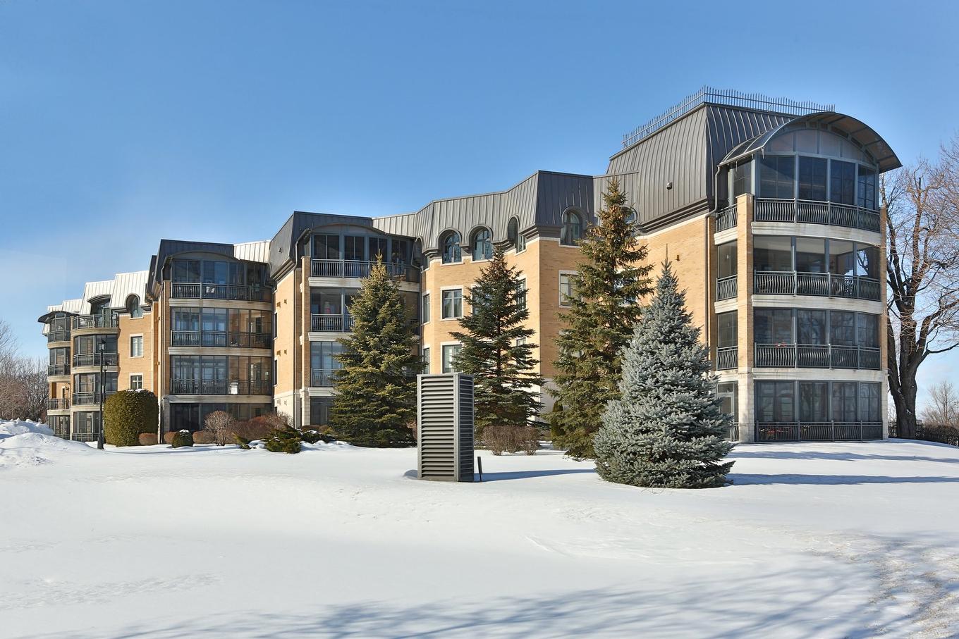 Frontage - 101-25 Rue St-Hubert, Saint-Jean-Sur-Richelieu, QC - Outdoor With Facade