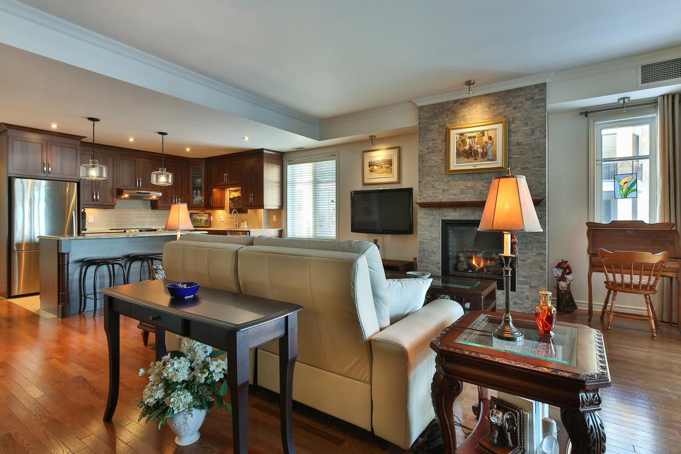 Overall view - 101-25 Rue St-Hubert, Saint-Jean-Sur-Richelieu, QC - Indoor Photo Showing Other Room With Fireplace