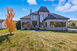 69 Ch. des Bâtisseurs Val-Des-Monts, QC J8N 7C4